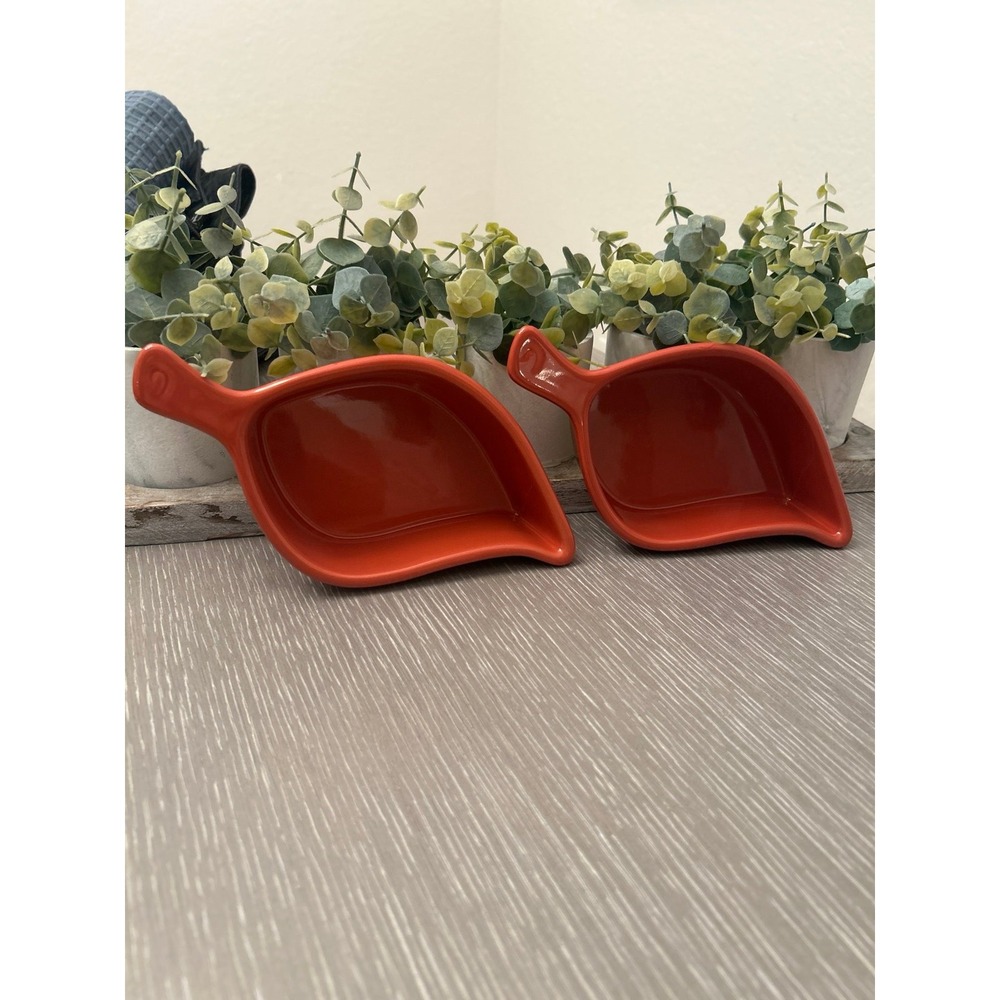 Chantal ceramic leaf-shaped ramekin or baking dish NWT‎